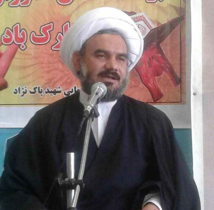 چفیه امروز دانش آموزان تازه به سن تکلیف رسیده یادآور شهدای مظلوم ملت ایران است