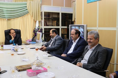 جلوگیری از خام فروشی یکی از راهکارهای اساسی تحقق اهداف اقتصاد مقاومتی است