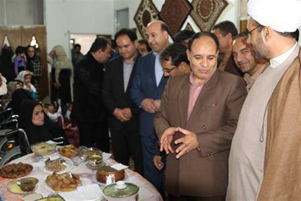 جشنواره غذای معلولین در زرند برگزار گردید