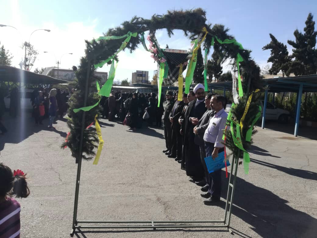 اعزام دانش آموزان زرندی به مناطق عملیاتی جنوب اعزام دانش آموزان زرندی به مناطق عملیاتی جنوب