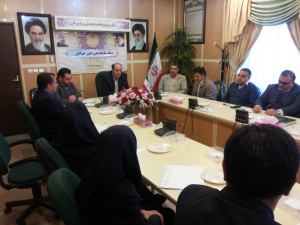 جوانان سرمایه های ملی جامعه هستند و اگر شغل پایدار و ثابتی نداشته باشند آسیب های اجتماعی بسیاری را به دنبال خواهند داشت