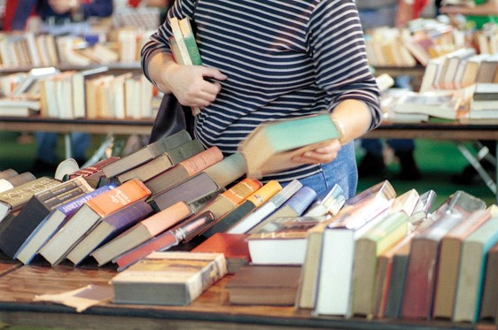 برپایی نمایشگاه کتاب و محصولات فرهنگی به مدت یک ماه در زرند