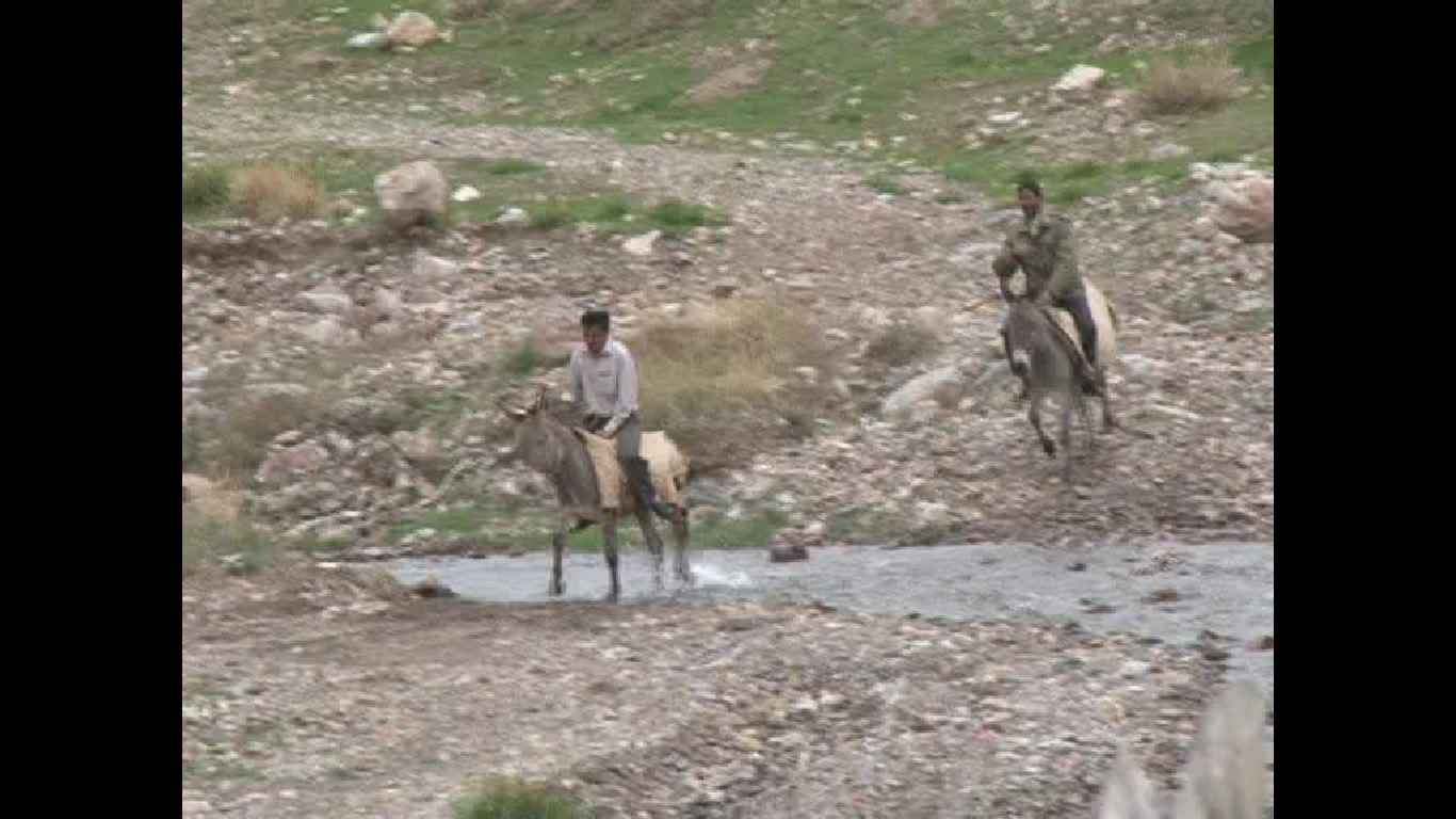 جشنواره بهاری و بازیهای بومی و محلی در روستای سرباغ حتکن