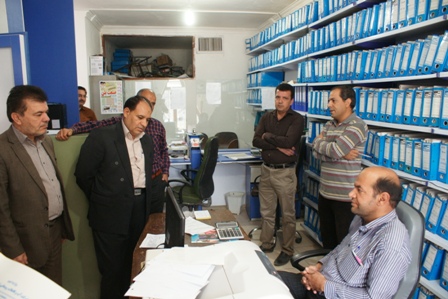بازدید سرزده فرماندار زرند از ادارات شهرستان