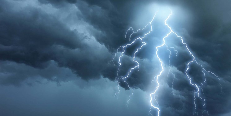 تلف شدن ۳۶ رأس دام بر اثر صاعقه در زرند 