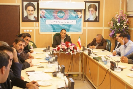 الزام مغازه داران برای استفاده از نیروهای ایرانی