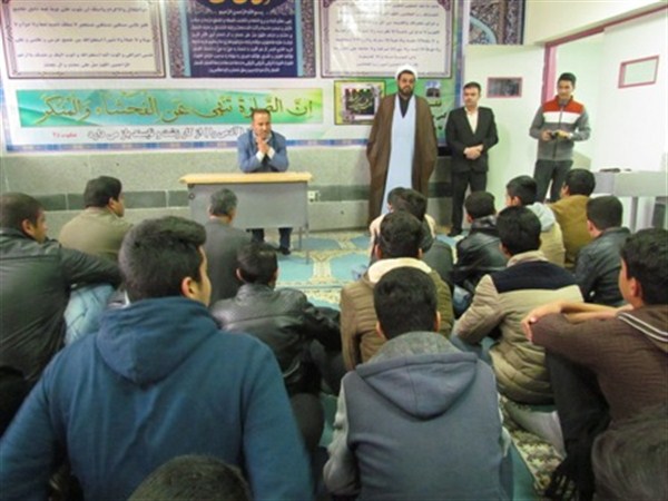 یک جامعه پویا و موفق زمانی موثر می باشد که سیستم آموزشی و پرورشی قوی داشته باشد یک جامعه پویا و موفق زمانی موثر می باشد که سیستم آموزشی و پرورشی قوی داشته باشد