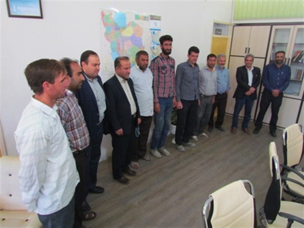 شهرداری تنها نهادیست که همه بر فعالیتهای آن نظر می دهند