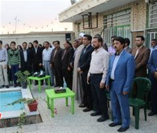 از رتبه‌های زیر ۱۰۰ کنکور سراسری سال ۱۳۹۵ در شهرستان زرند تجلیل به عمل آمد