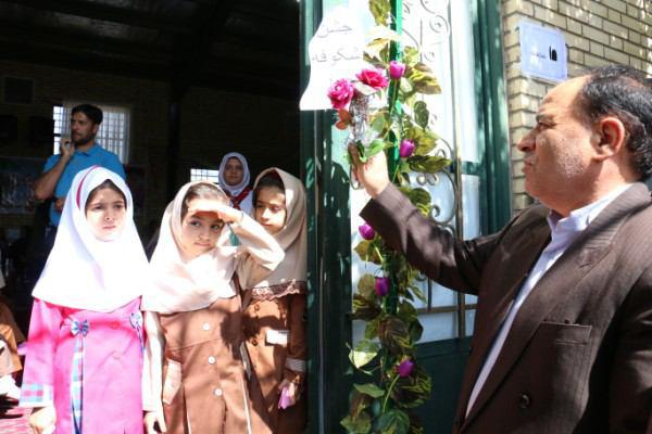 برگزاری جشن شکوفه ها در مدارس شهرستان زرند