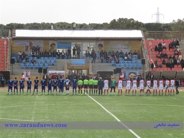 اولین دربی هواداران استقلال و پرسپولیس در زرند