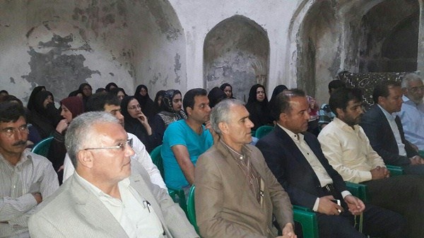 اقتصاد مقاومتی یعنی هنرمند معلولی که در حوزه صنایع دستی توانسته شغلی پایدار سریع و ارزان ایجاد کند.