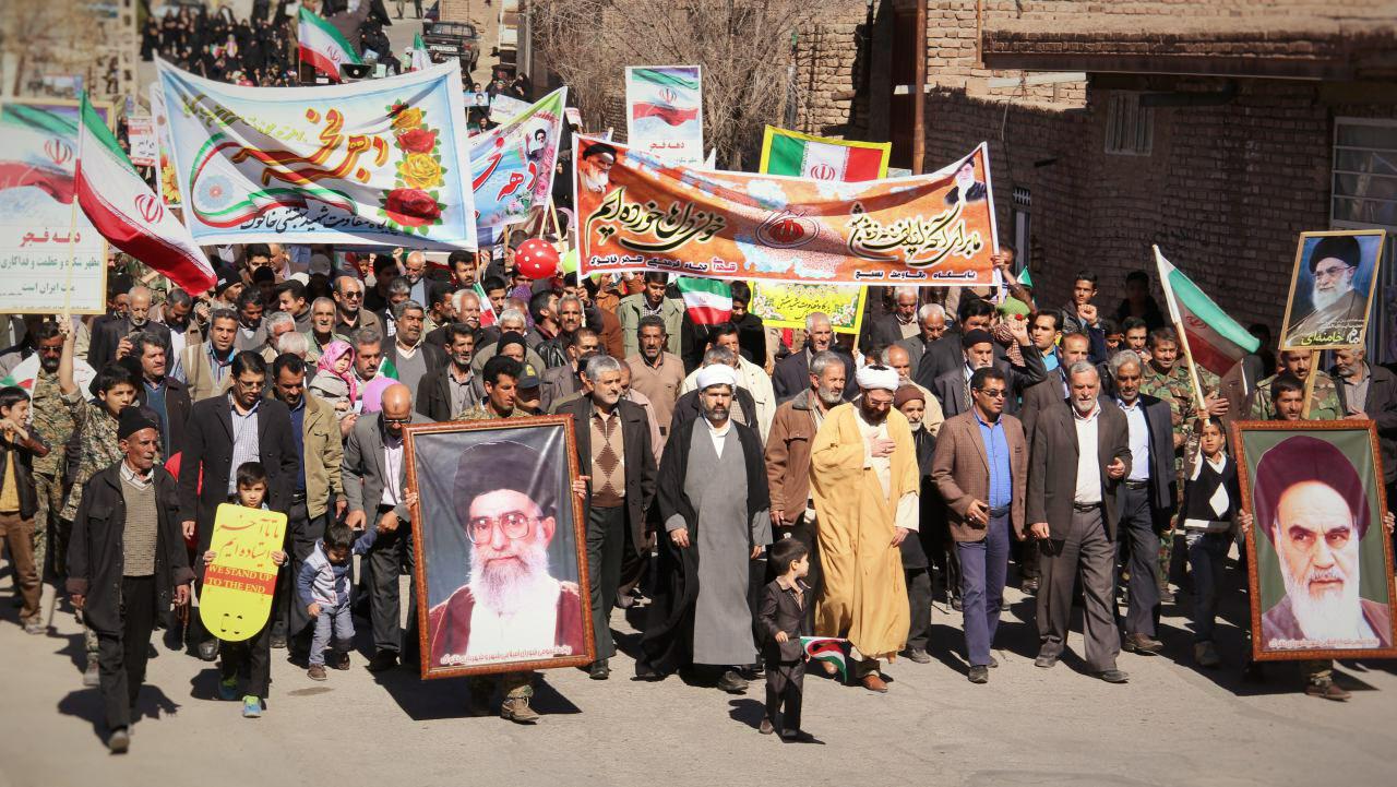 شهروند خبرنگار : گزارش تصویری راهپیمایی باشکوه ۲۲ بهمن ۹۴ شهر شهید پرور خانوک