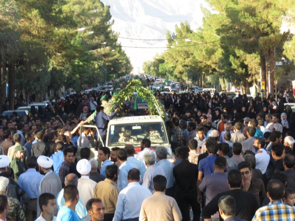 تشییع پیکر ۳ شهید گمنام در شهرستان زرند