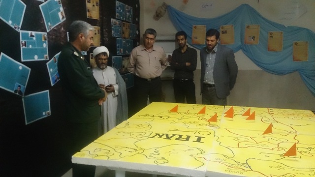 نمایشگاه خبری و سیاسی بسیج دانشجویی در دانشگاه آزاد اسلامی شهرستان زرند افتتاح شد