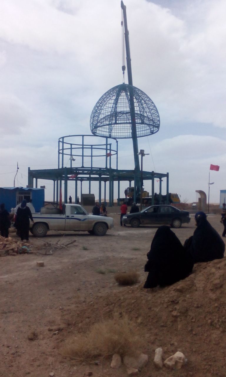 بارگاه امامزاده شمس الدین (ع) فتح آباد آماده نصب گنبدشد