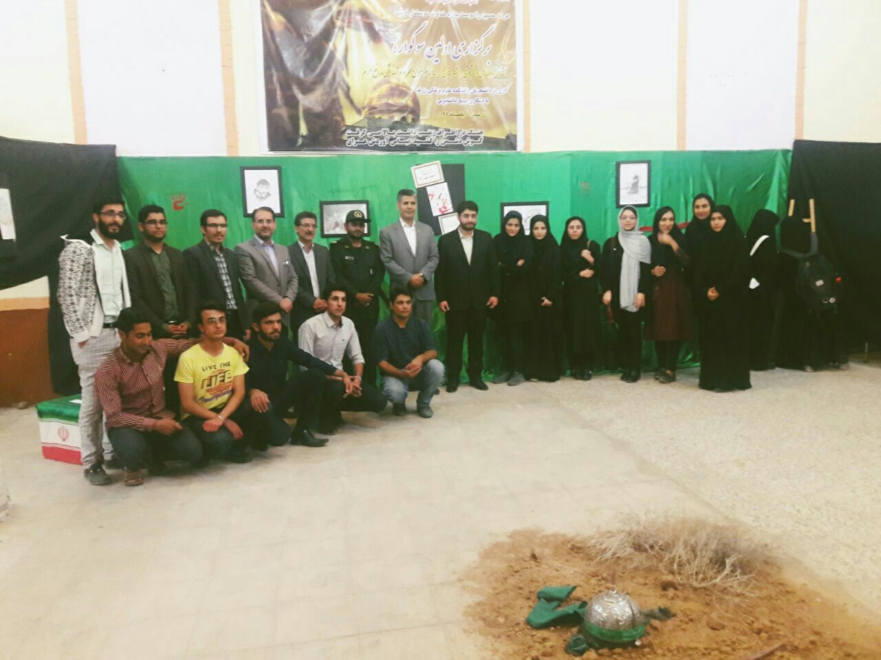 نمایشگاه نقاشی و خطاطی با محوریت ماه محرم و شهدای مدافع حرم برگزار شد