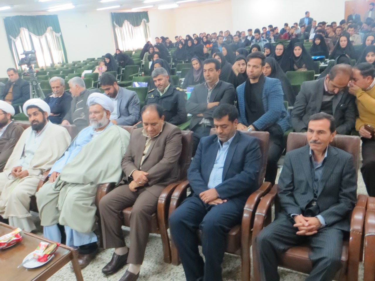 گردهمایی بزرگ دانشجویان شاهد و ایثارگر دانشگاههای شهرستان زرند برگزار گردید