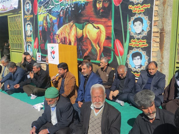 یادواره ۱۳ تن از شهدای عزیز روستای گزوئیه شهرستان زرند برگزار گردید .