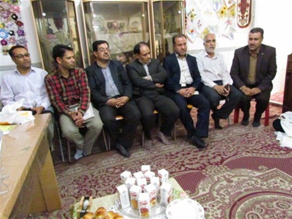برای مقابله با هرگونه بیکاری در جامعه باید آموزشهای فنی و حرفه ای در بین جوانان نهادینه شود