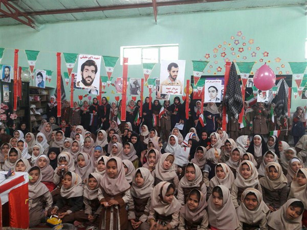 مراسم یادواره شهدا امروز در مدرسه ابتدایی بانو اصفهانی برگزار شد