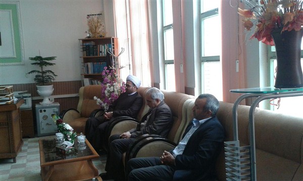 در بحث عمل به شعار سال مقام معظم رهبری میراث فرهنگی زرند جلوتر از بسیاری از دستگاهها در سال ۹۵ بود