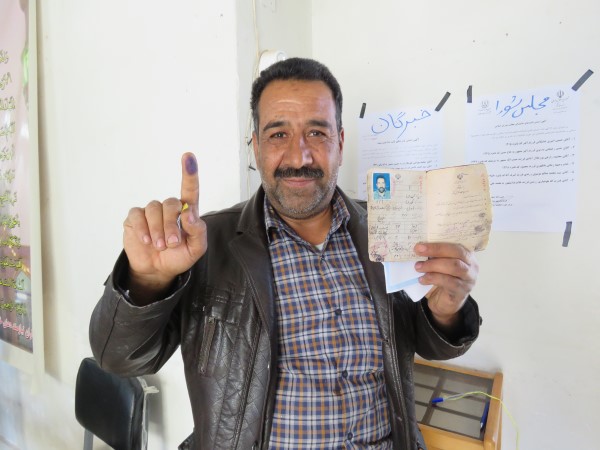 گزارش تصویری از ساعات اولیه انتخابات در شهرستان زرند