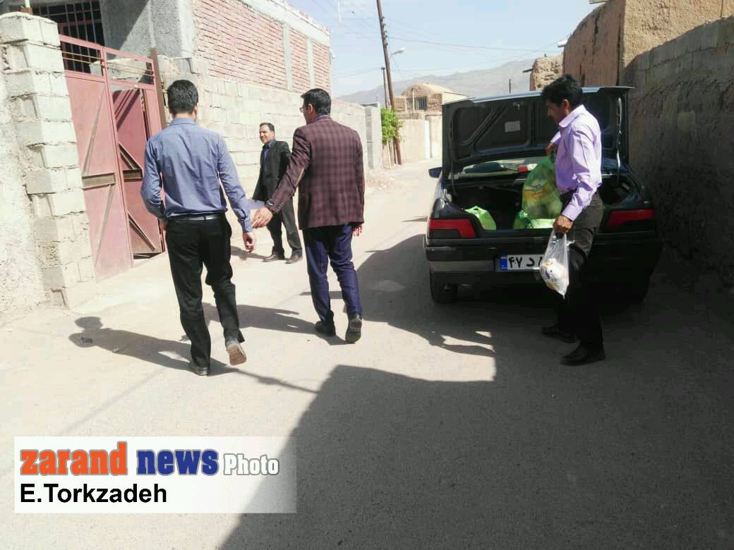 توزیع سبد غذایی بین خانواده های مددجویان و سرپرست بیمار صعب العلاج در بخش چترود