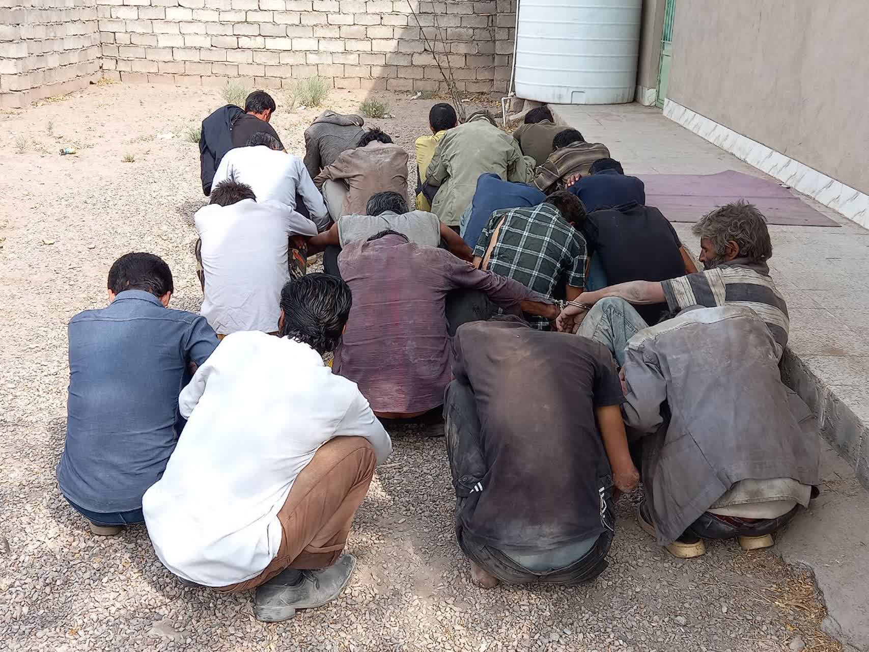 اجرای طرح جمع آوری خرده فروشان و معتادین متجاهر در”زرند”