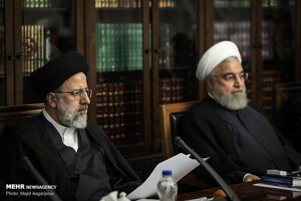 ادعاهایی درباره نامه رئیسی به روحانی برای سهمیه‌بندی بنزین