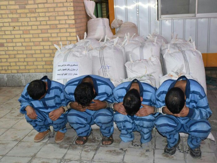 دستگیری سارقان میلیاردی پسته در زرند