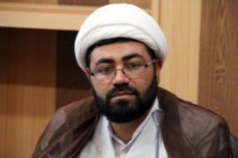 ماه رمضان ماه خداست و احترام گذاشتن به ماه خدا واجب است