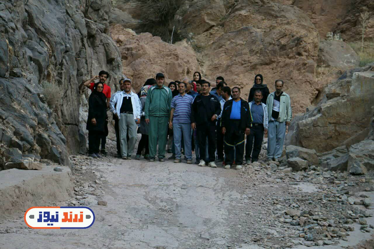کوهنوردی خانوادگی بسیجیان و مردم ورزش دوست زرند